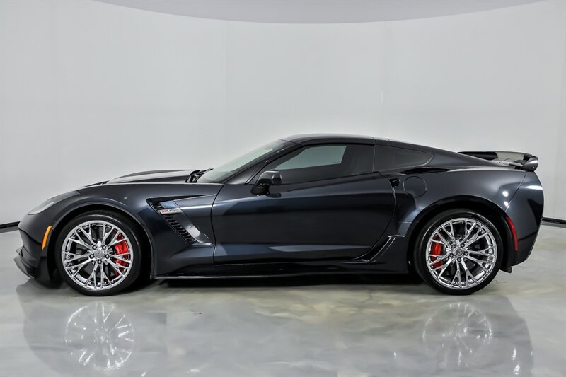 Used 2016 Chevrolet Corvette Z06 w/ 3LZ Preferred Equipment Group RWD image 8