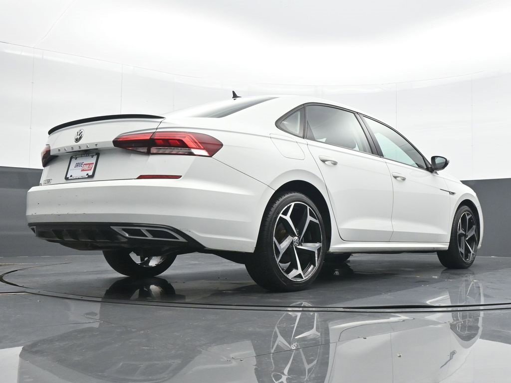 Used 2020 Volkswagen Passat 2.0T R-Line image 21