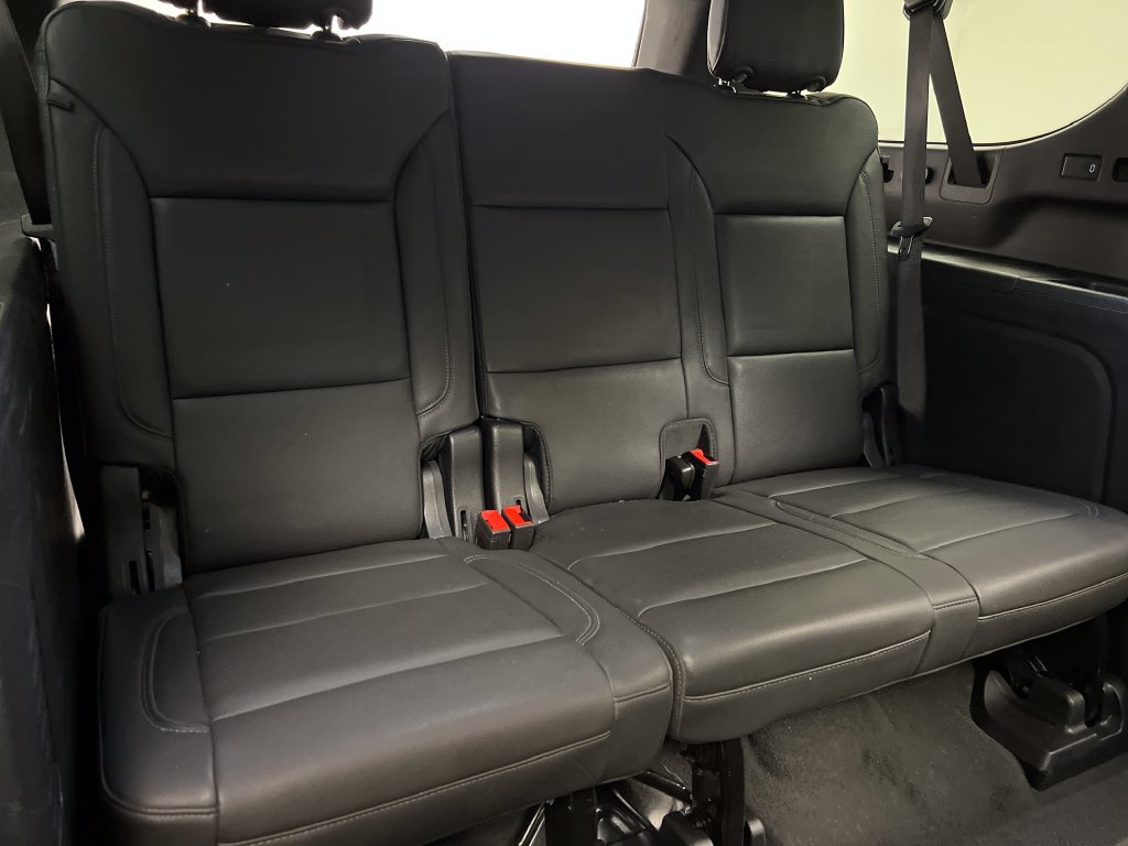 Used 2025 Chevrolet Suburban LT RWD image 31