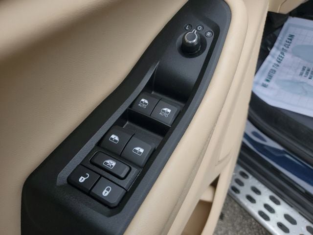 Certified 2024 Jeep Grand Cherokee L Limited AWD/4WD image 26