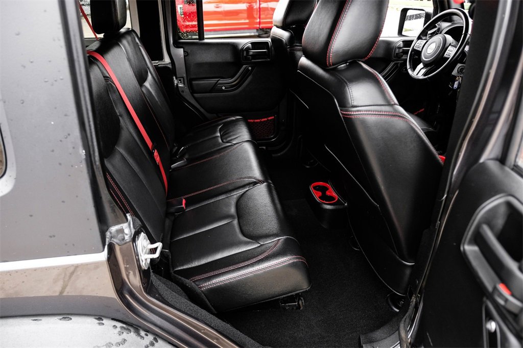 Used 2017 Jeep Wrangler Unlimited Rubicon image 37