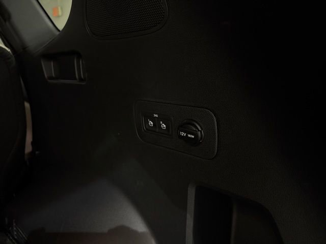 Used 2023 Hyundai Santa Fe Limited w/ Cargo Package image 9