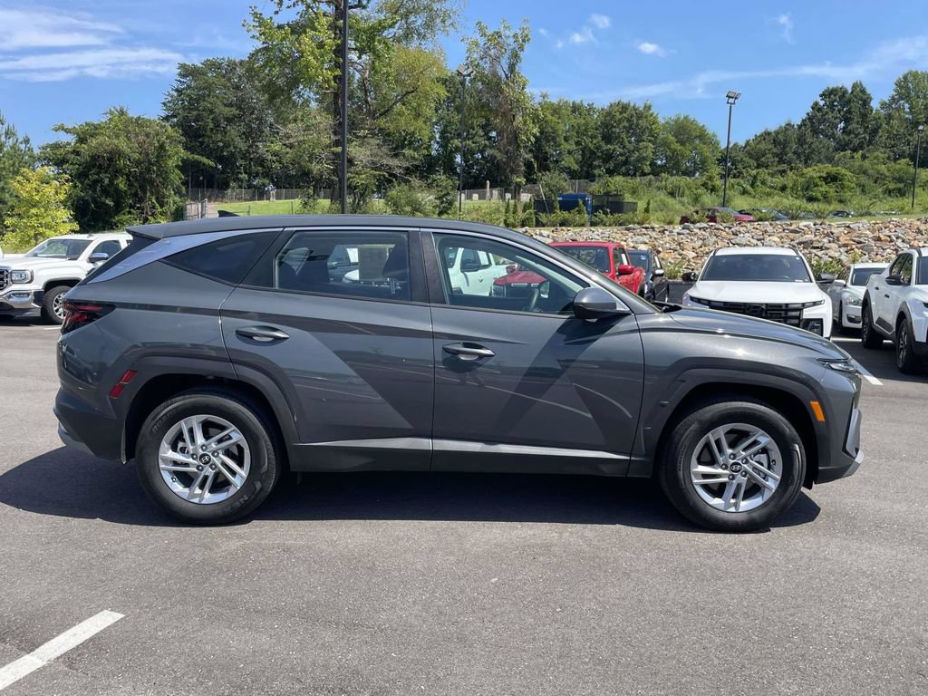 Certified 2026 Hyundai Tucson SE FWD image 2