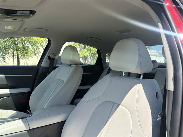 Used 2025 Hyundai Sonata SEL FWD image 16