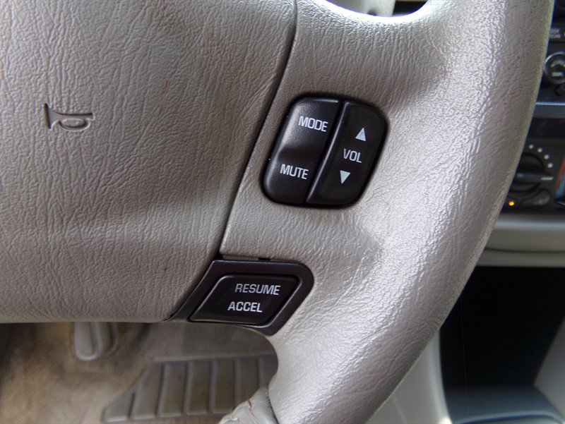 Used 2004 Chevrolet Impala SS w/ Preferred Equipment Group FWD image 36