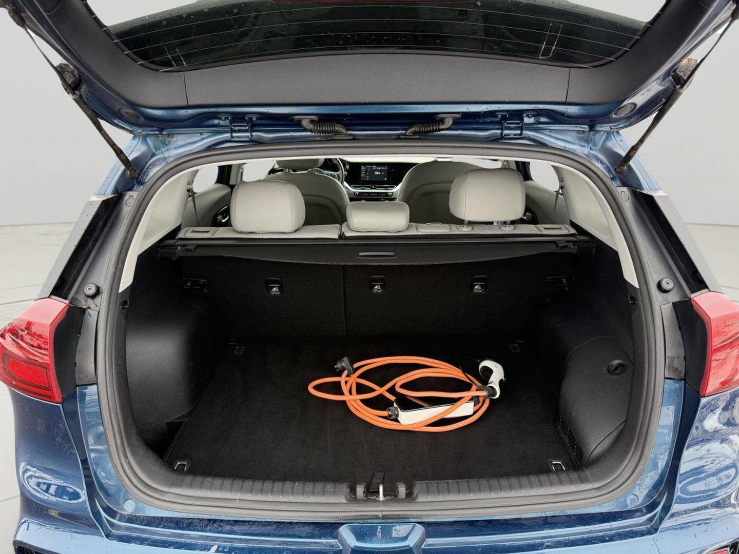 Used 2020 Kia Niro EX image 27