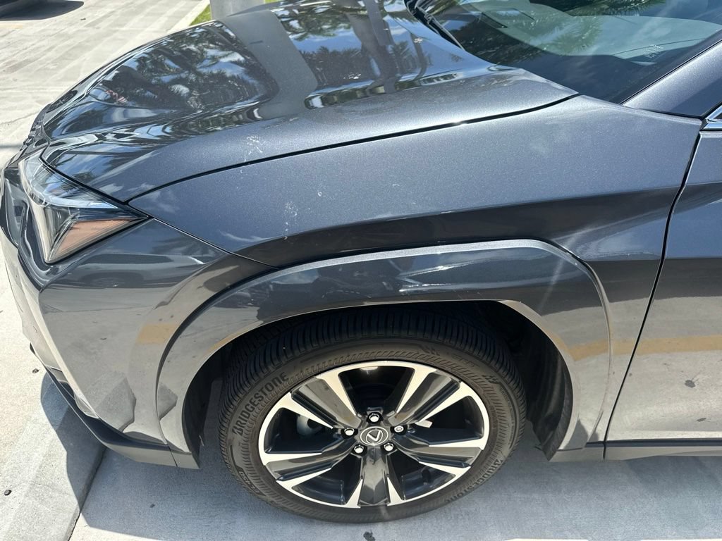 Certified 2025 Lexus UX 300h FWD w/ Accessory Package (Z2) image 5