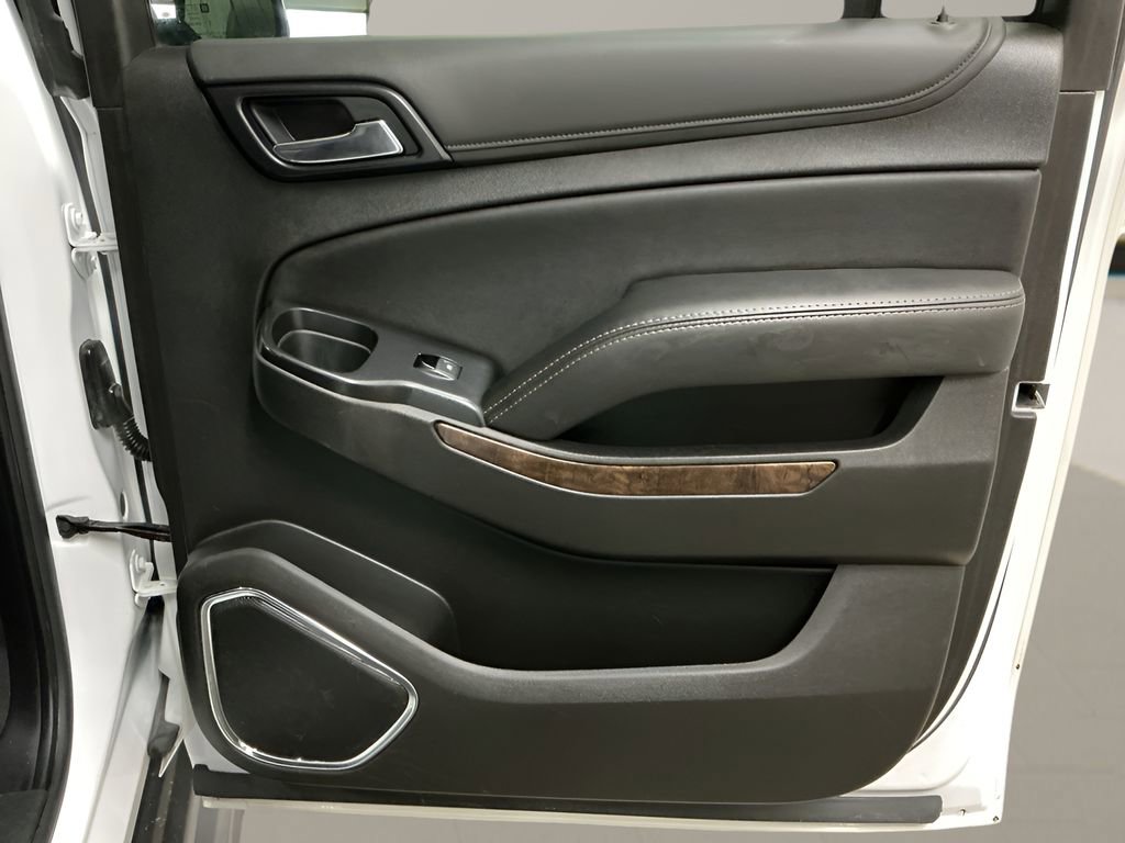 Used 2019 Chevrolet Suburban LT image 31