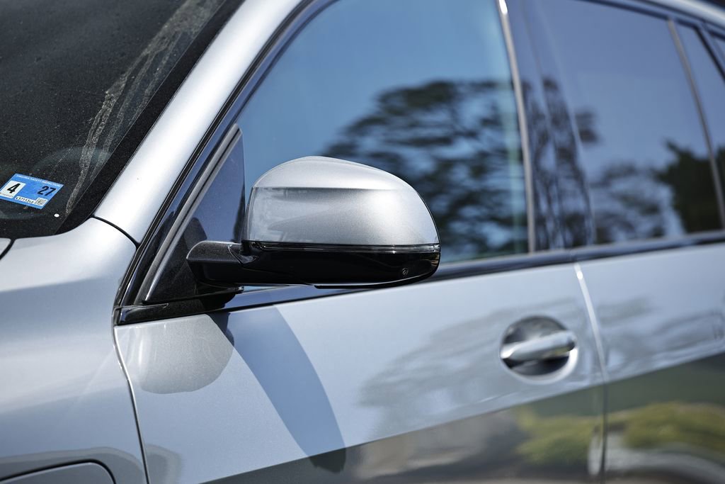 New 2026 BMW X5 xDrive50e w/ M Sport Package image 11