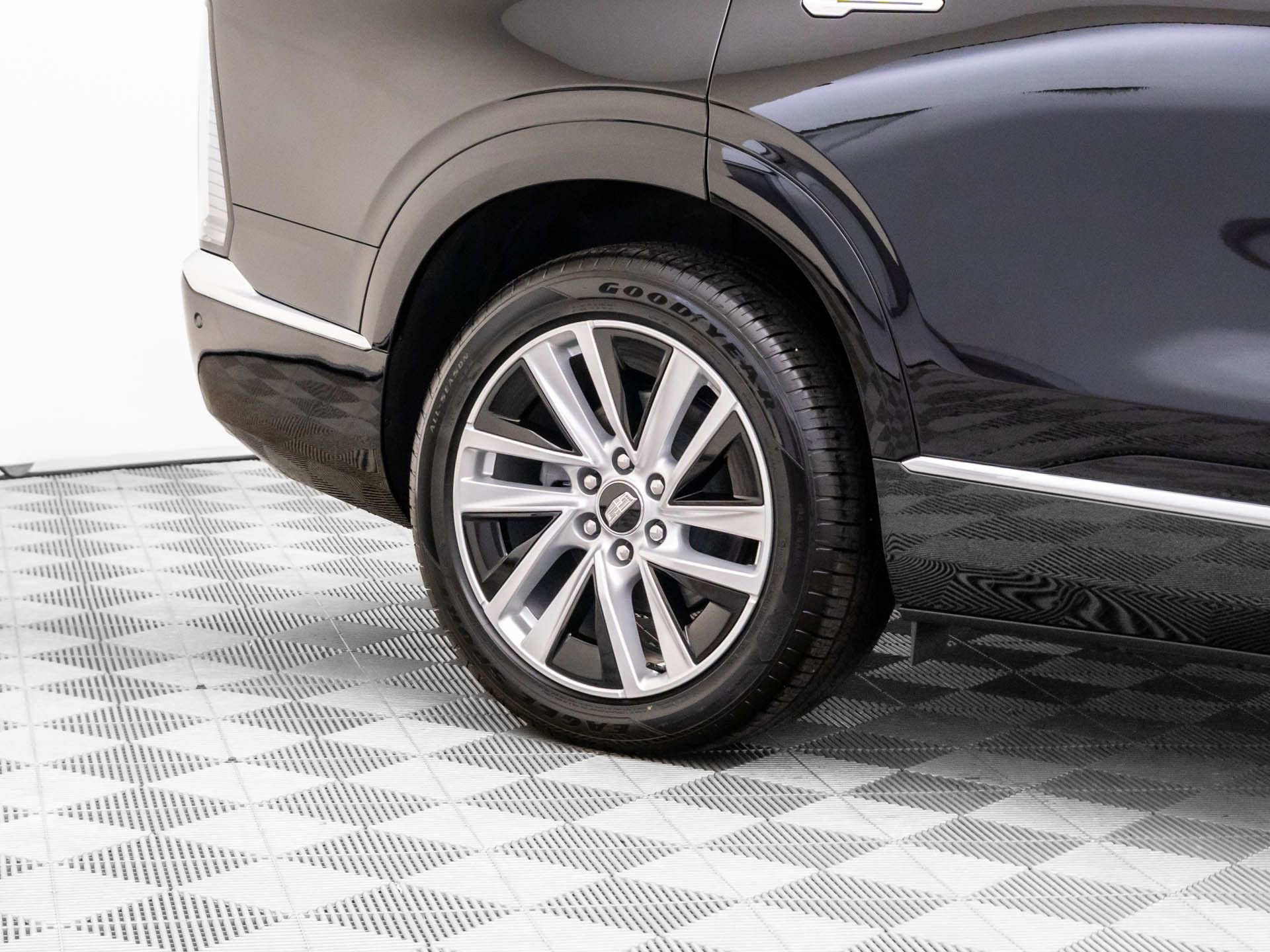 New 2026 Cadillac Vistiq Luxury w/ LPO, Floor Liner Package image 38