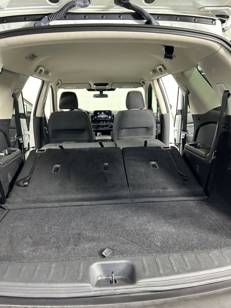 Used 2025 Nissan Pathfinder SV image 21