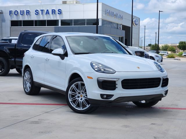 Used 2017 Porsche Cayenne Platinum Edition AWD/4WD image 2
