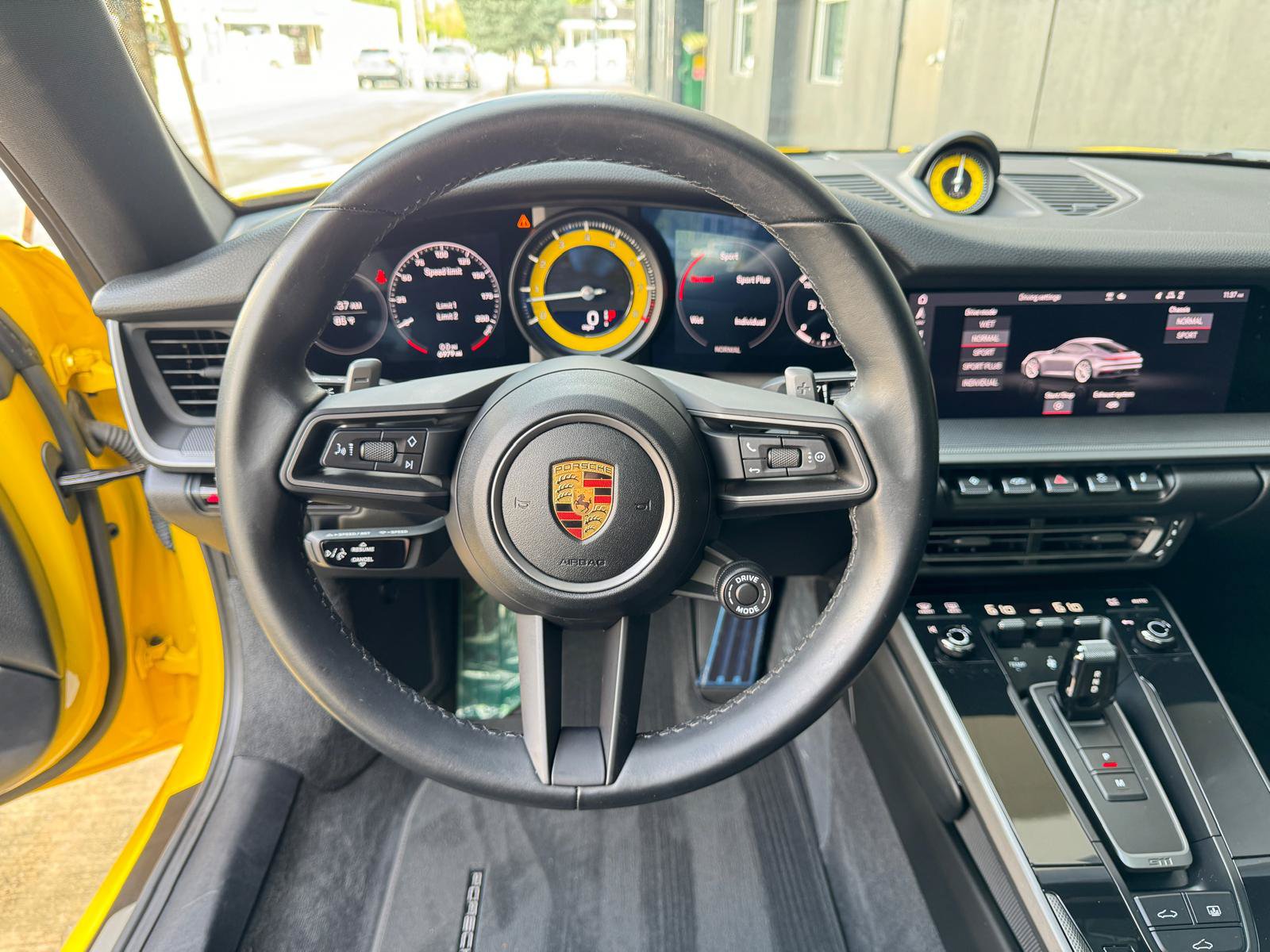 Used 2021 Porsche 911 Carrera RWD image 31