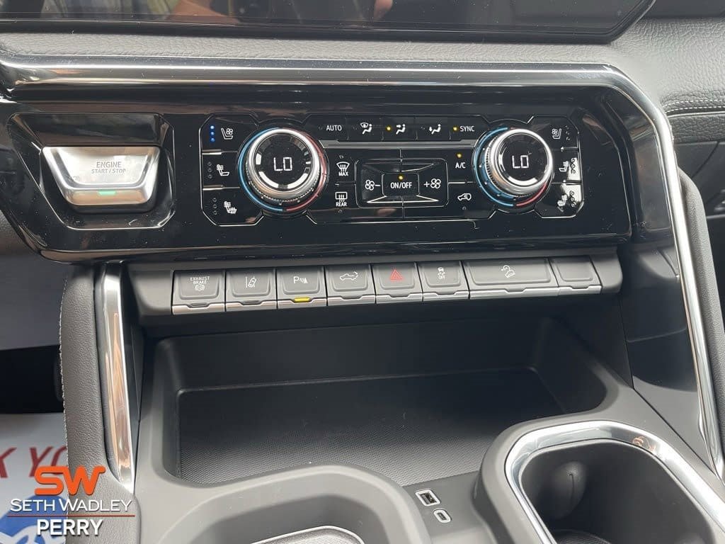 New 2025 GMC Sierra 2500 Denali w/ Denali Reserve Package image 30