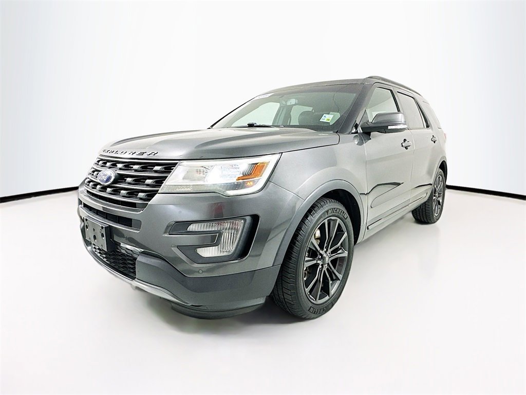Used 2017 Ford Explorer XLT w/ Equipment Group 202A image 1