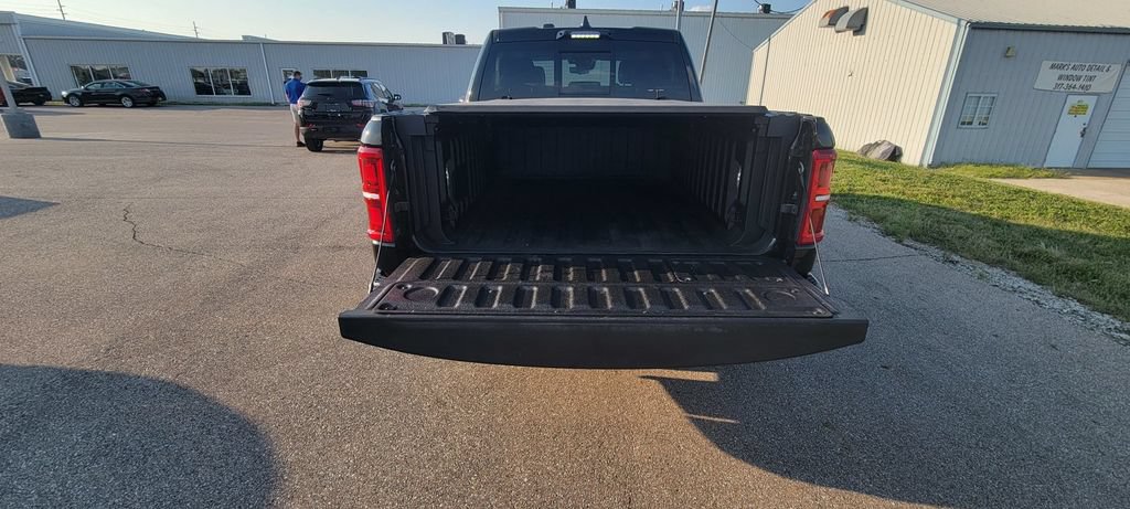Used 2025 RAM 1500 Tungsten AWD/4WD image 9