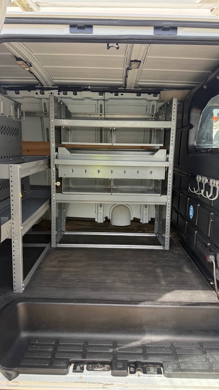 Used 2018 Chevrolet Express 2500 w/ Driver Convenience Package RWD image 26