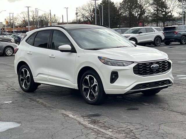 Certified 2024 Ford Escape ST-Line Select w/ Tech Pack #2 AWD/4WD image 7