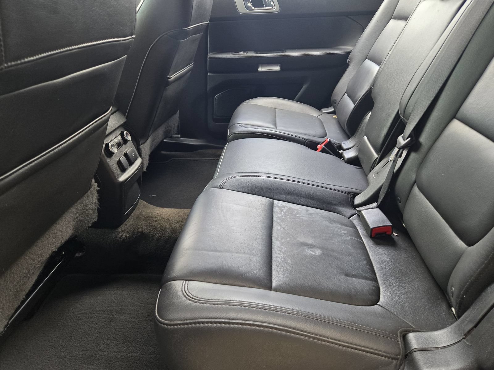 Used 2015 Ford Explorer Limited FWD image 29