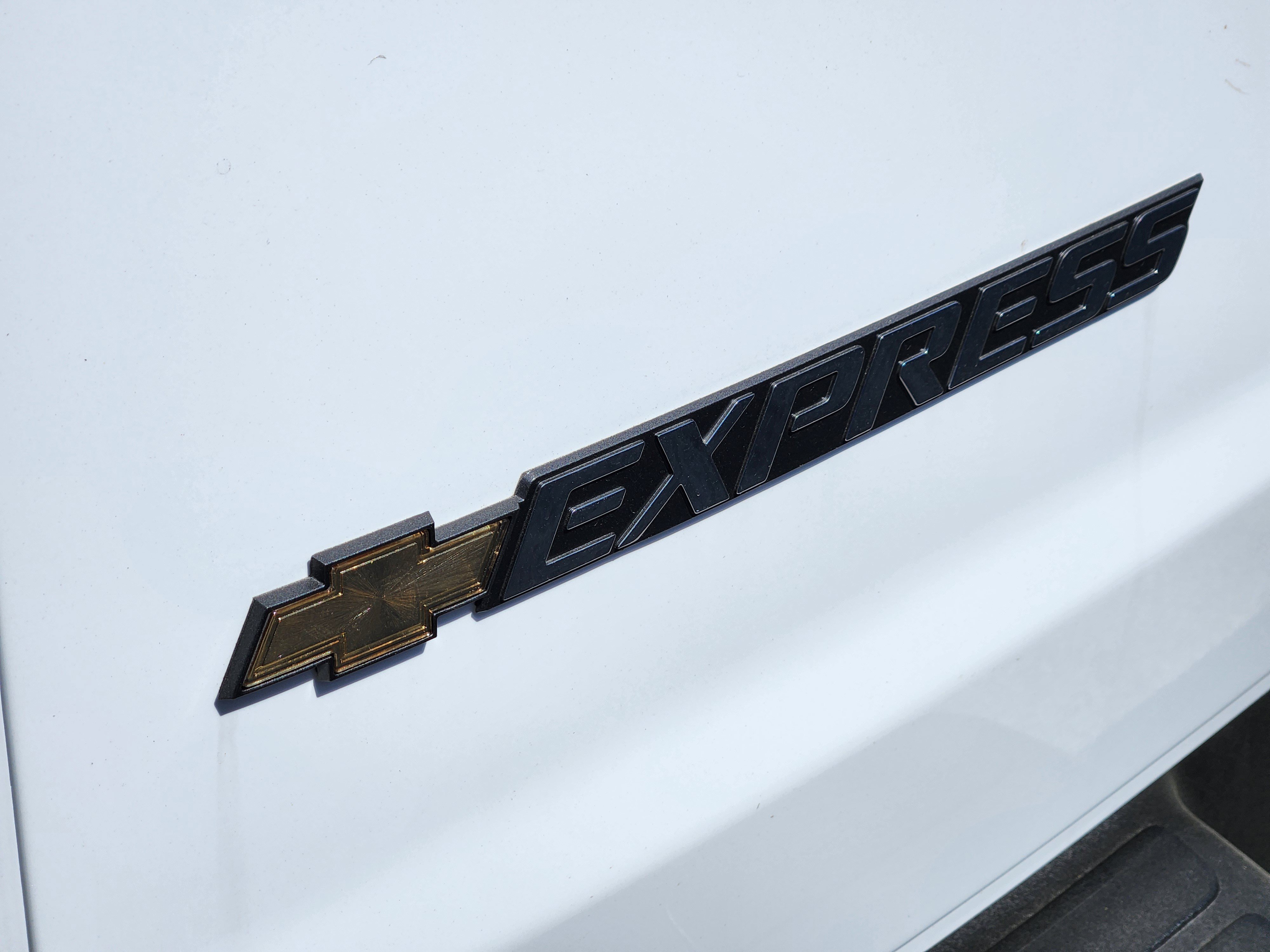 New 2026 Chevrolet Express 2500 w/ Driver Convenience Package image 7