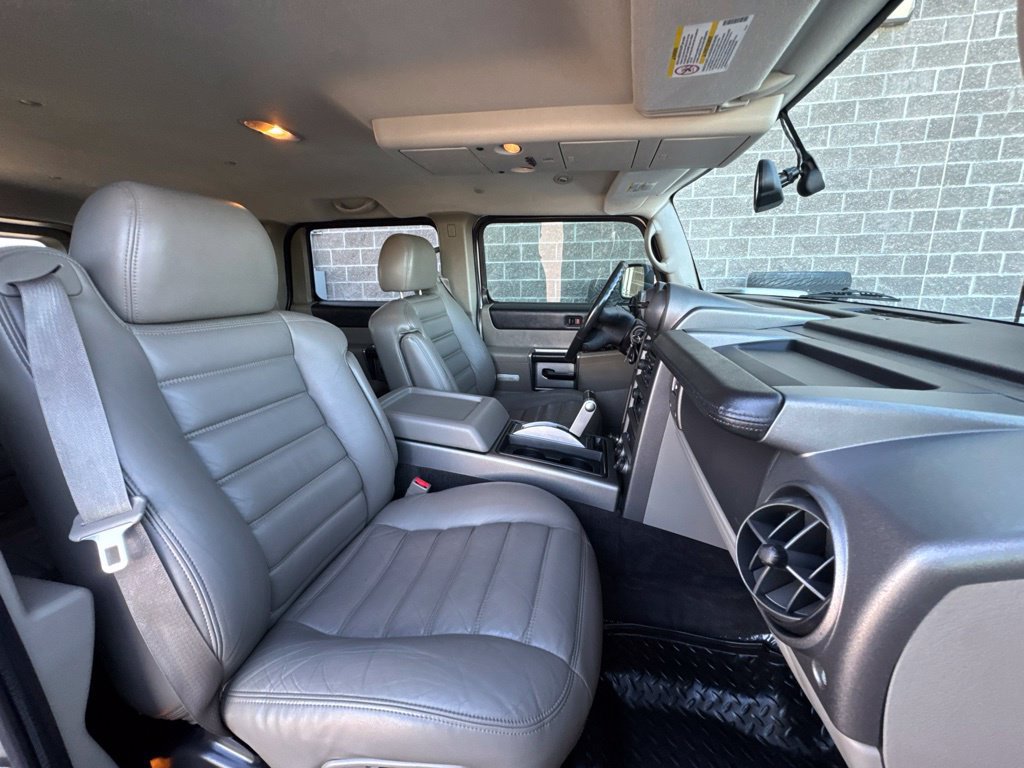Used 2004 HUMMER H2 w/ Preferred Equipment Group AWD/4WD image 30