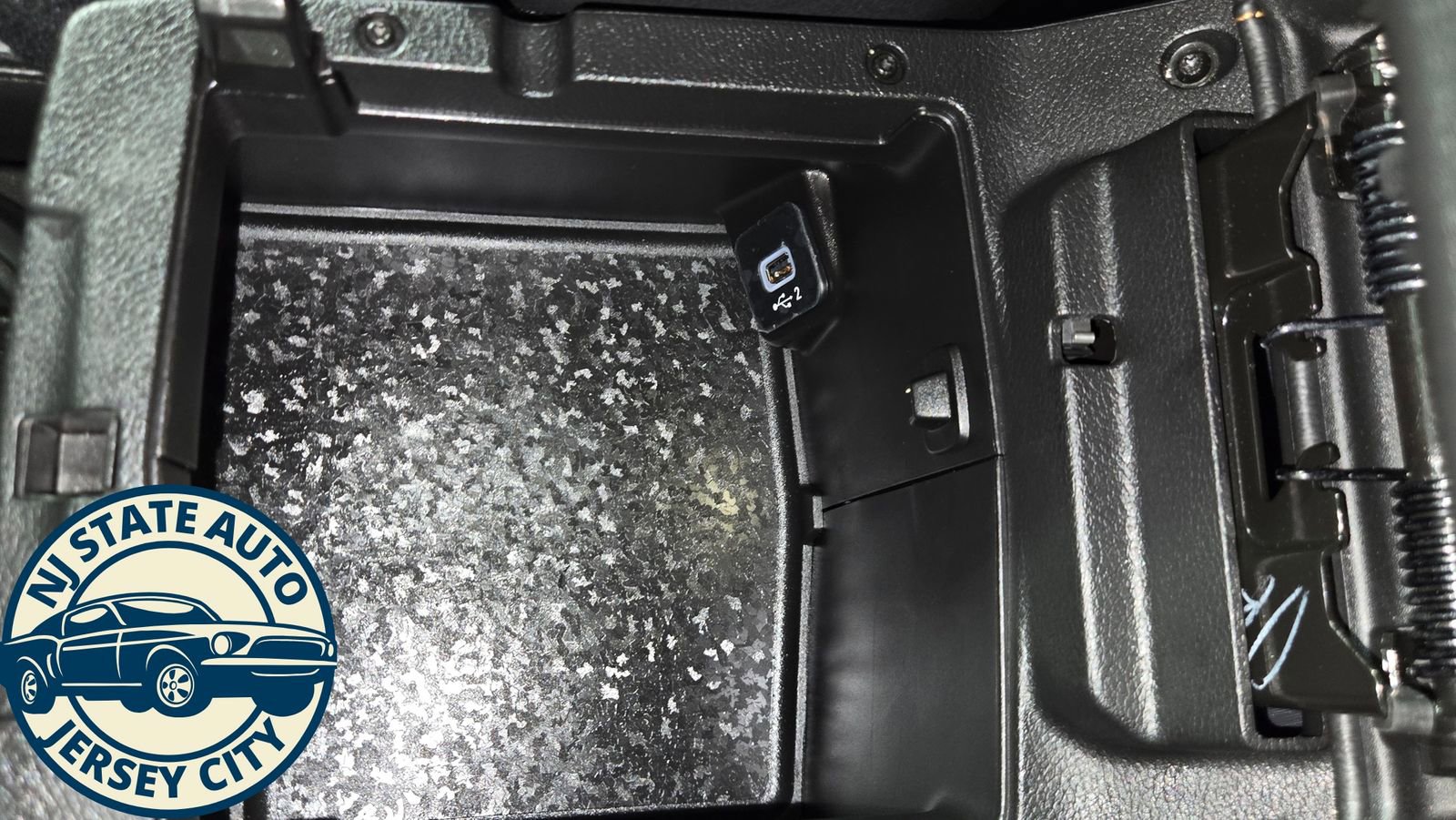 Used 2024 Jeep Wrangler Unlimited Sahara w/ Technology Group image 20