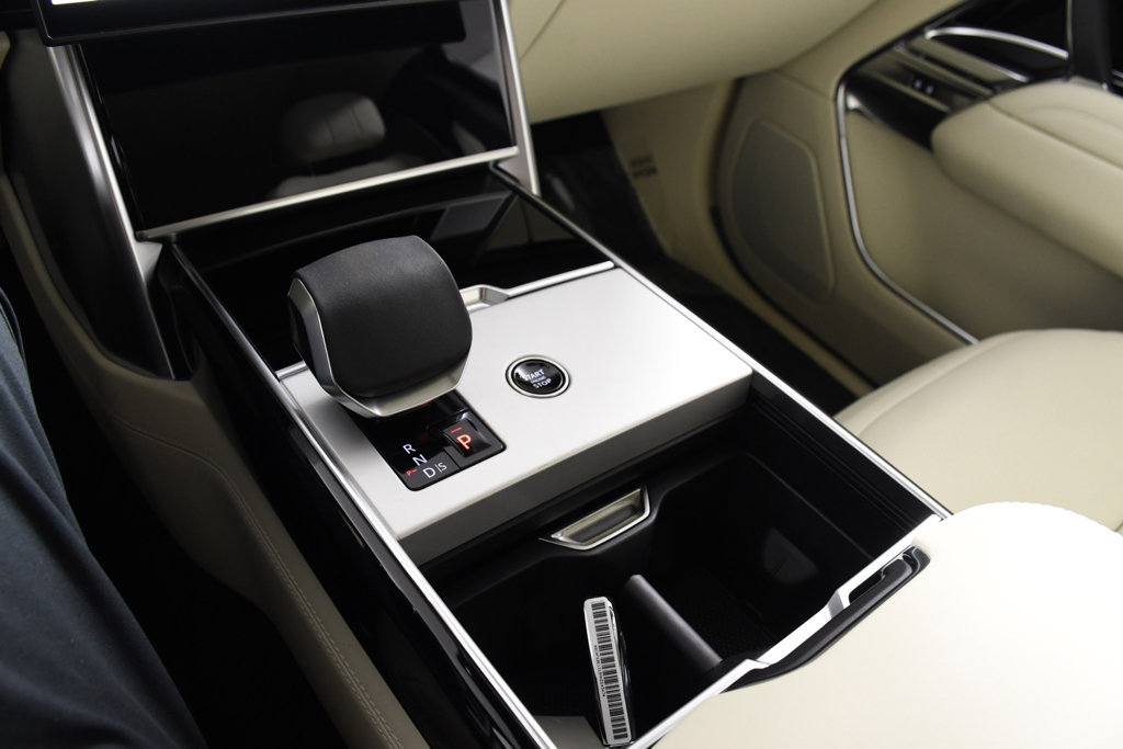 Used 2026 Land Rover Range Rover SE AWD/4WD image 31