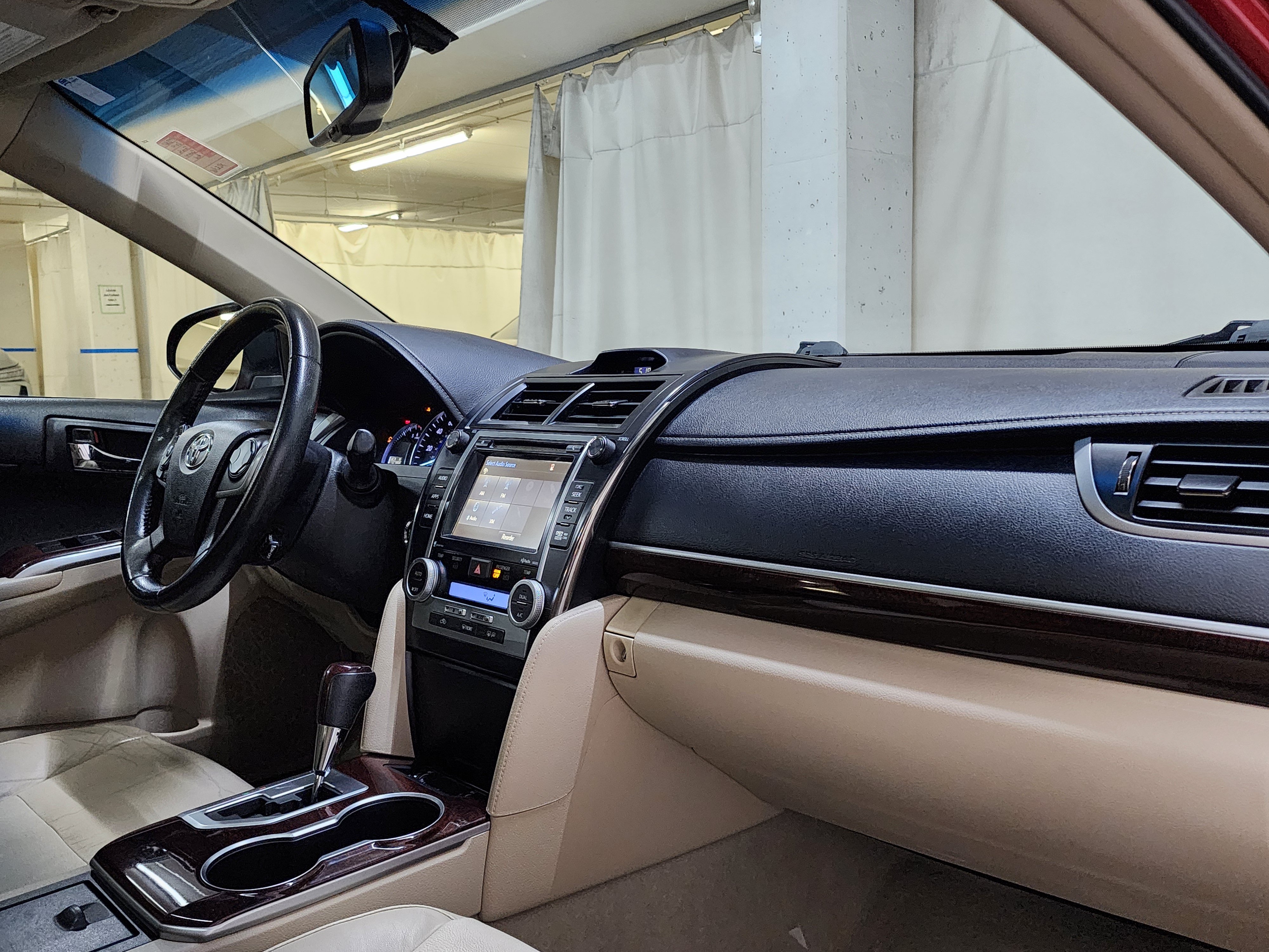 Used 2014 Toyota Camry XLE FWD image 22