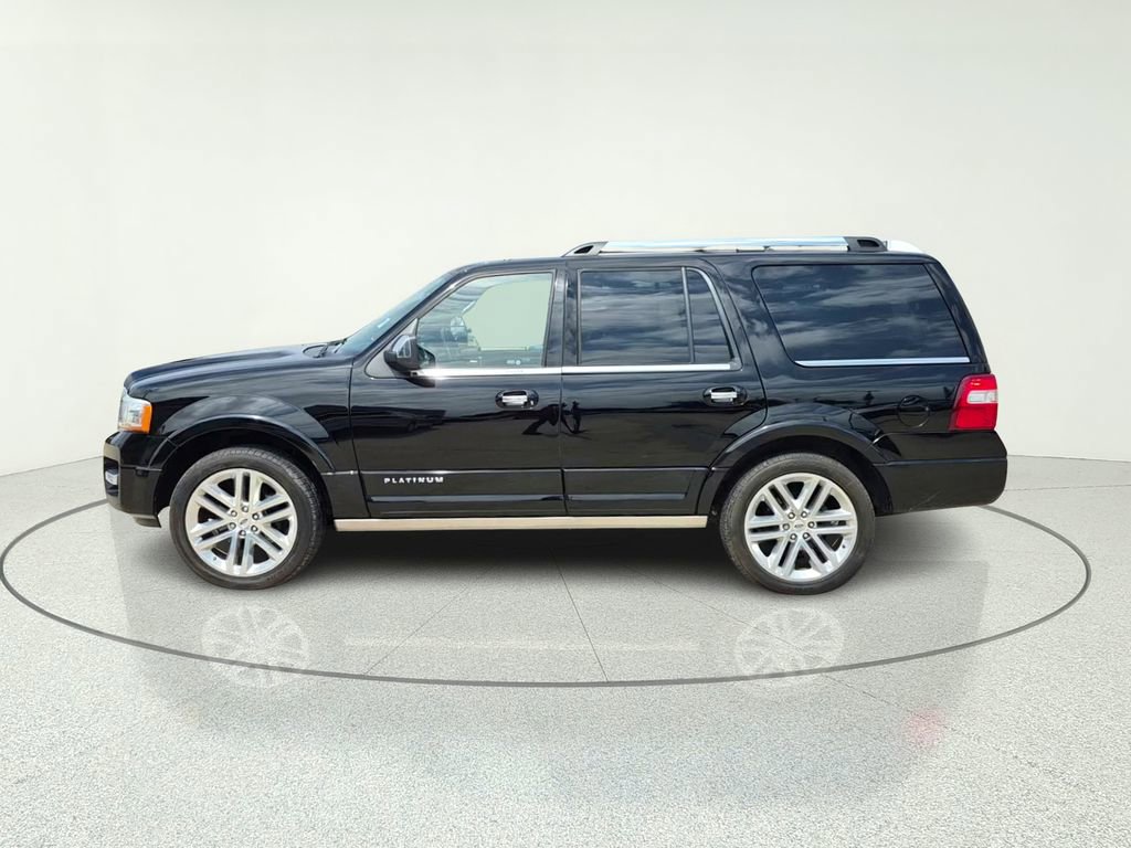 Used 2017 Ford Expedition Platinum RWD image 3