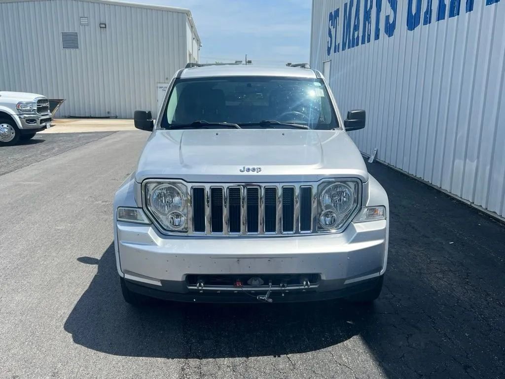 Used 2012 Jeep Liberty Sport AWD/4WD image 4