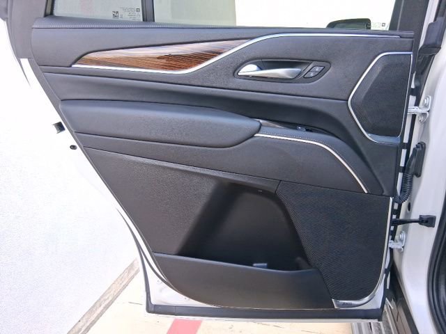 Used 2024 Cadillac Escalade Premium Luxury w/ Performance Package image 25