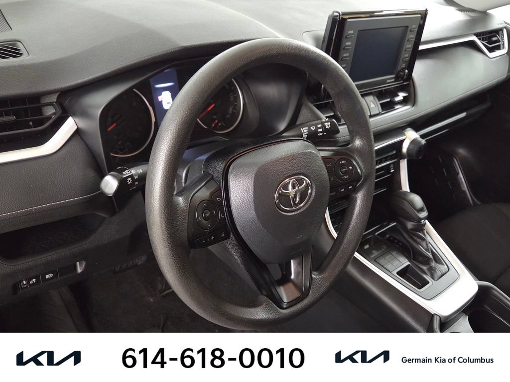 Used 2021 Toyota RAV4 LE AWD/4WD image 18