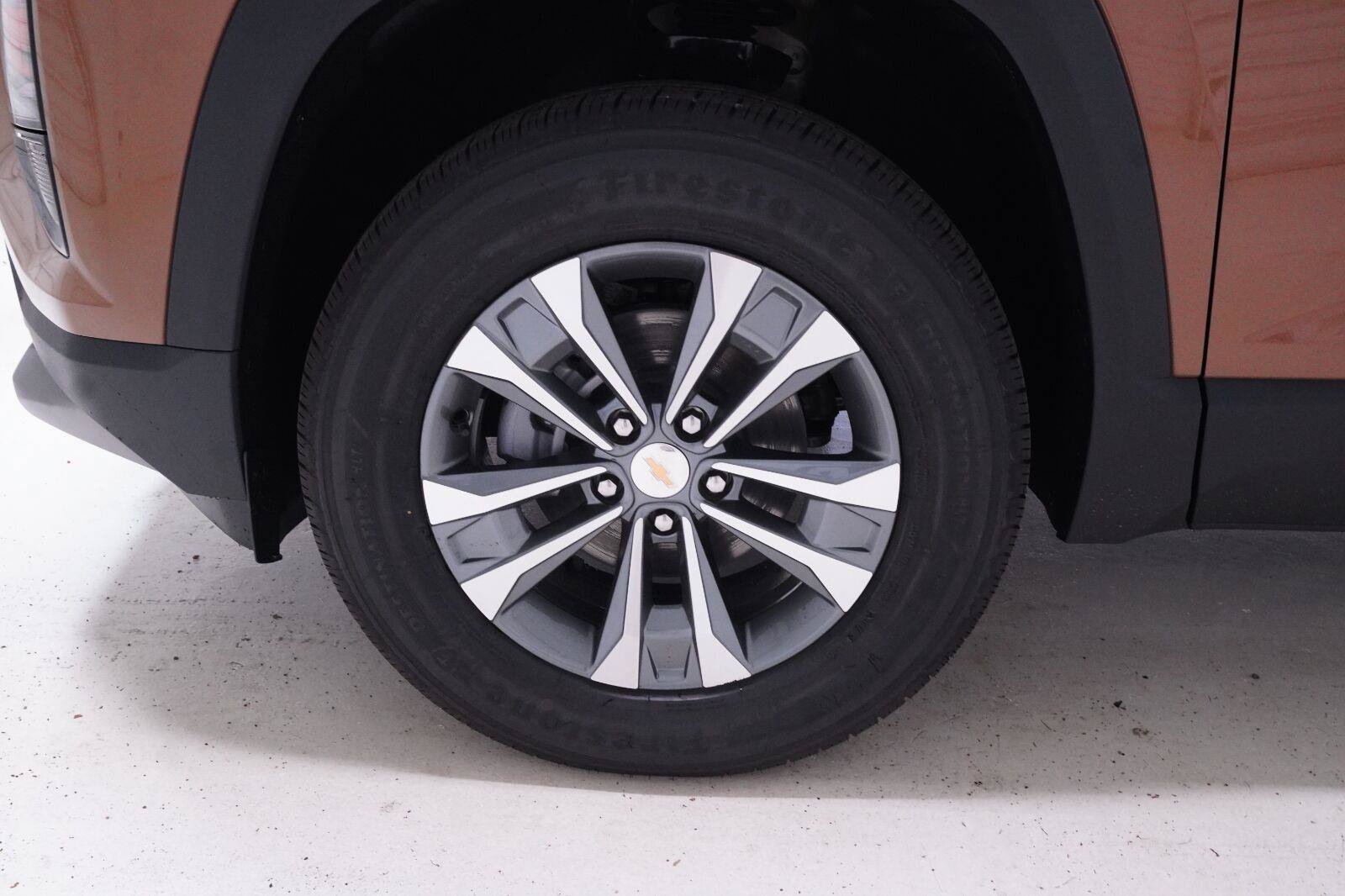 New 2027 Chevrolet Equinox LT FWD image 35