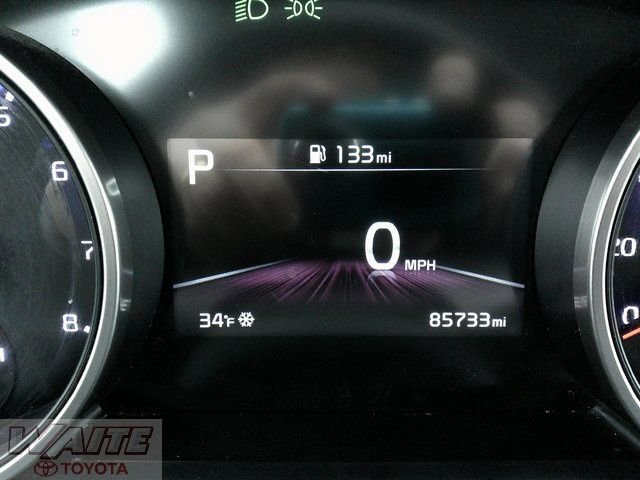 Used 2023 Kia Carnival LX image 9