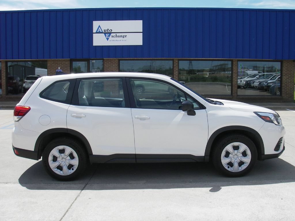 Used 2024 Subaru Forester AWD/4WD image 4