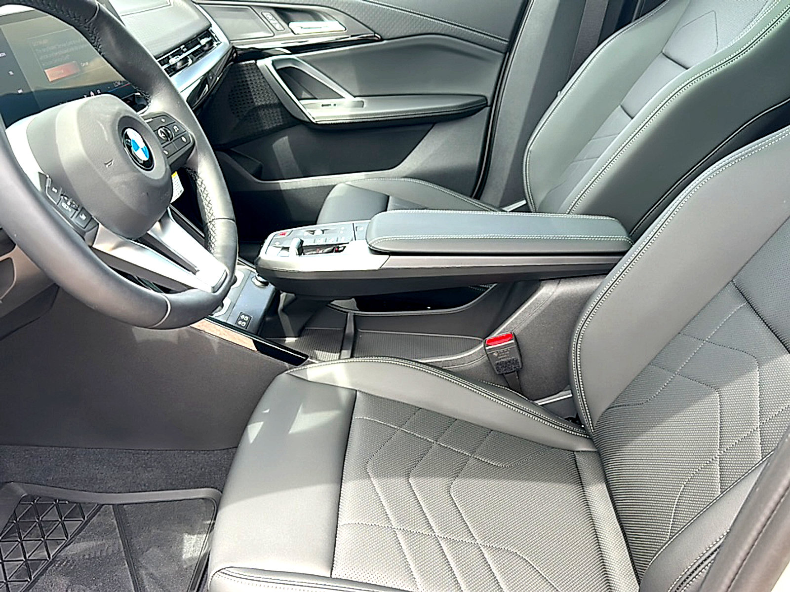 New 2026 BMW X2 xDrive28i w/ Technology Package AWD/4WD image 10