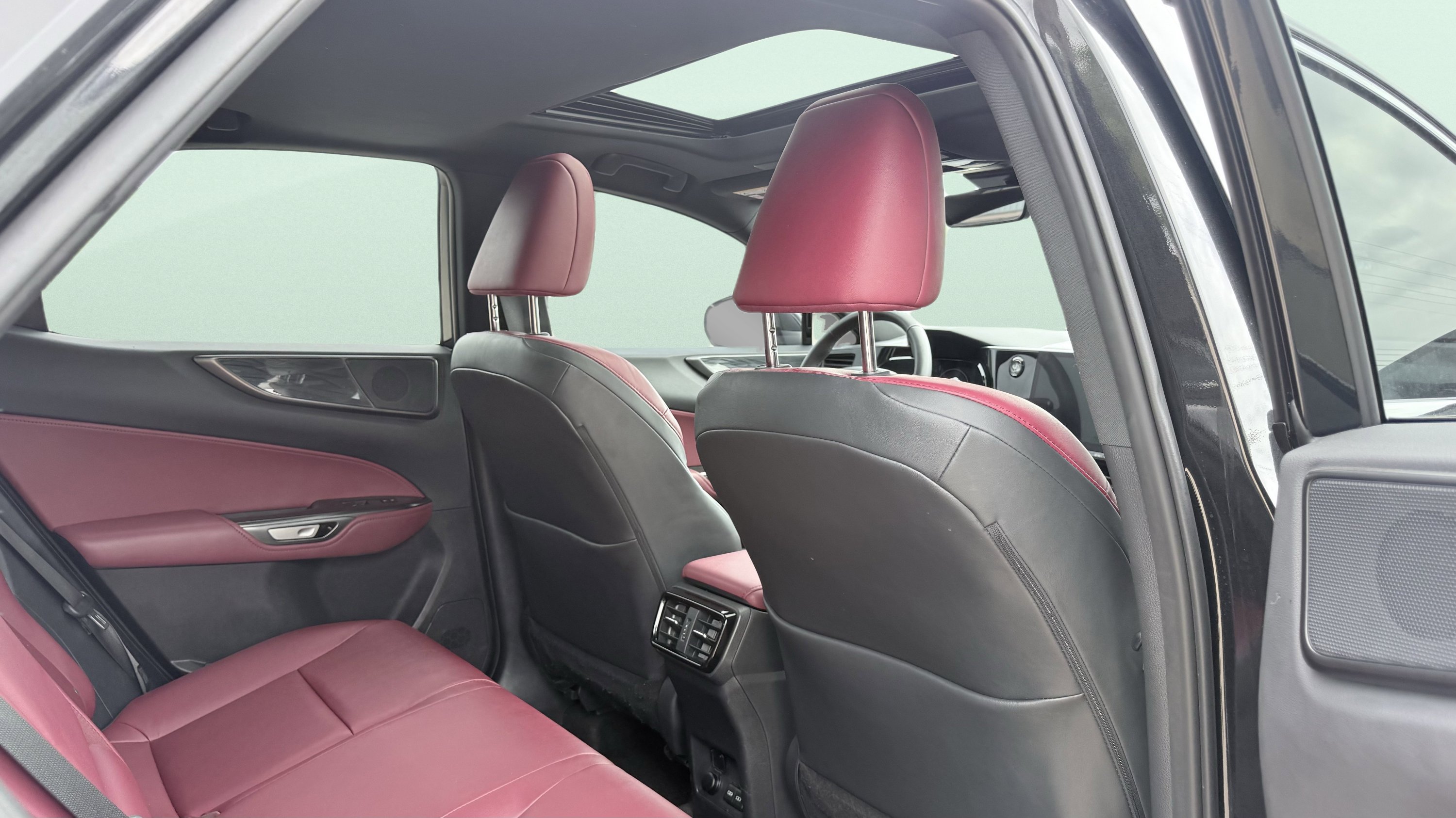 Used 2025 Lexus NX 350h AWD w/ Cold Area Package image 36