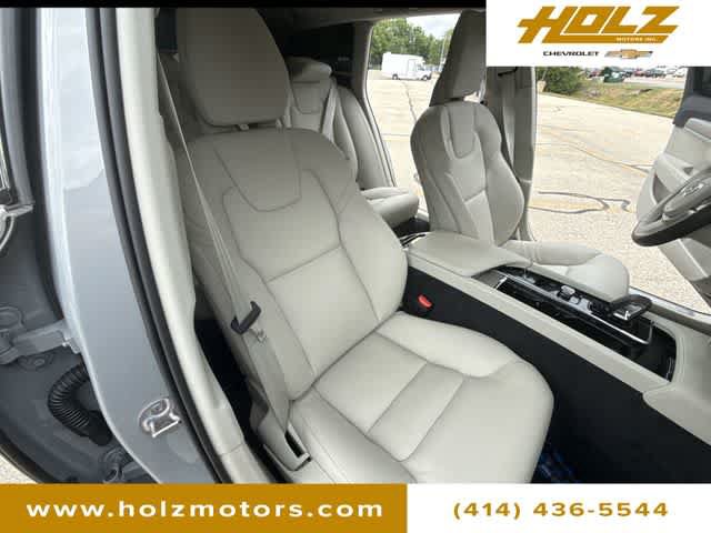 Used 2025 Volvo V90 B6 Cross Country Plus w/ Protection Package Premier AWD/4WD image 28