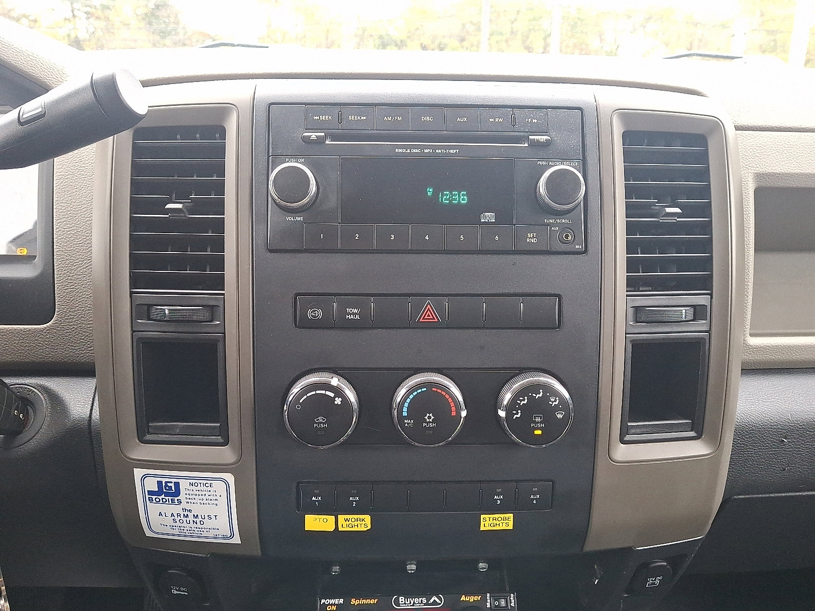 Used 2012 RAM 5500 4X4 2dr Regular Cab 168.5 in. w/ PWR & Remote Entry Group image 18