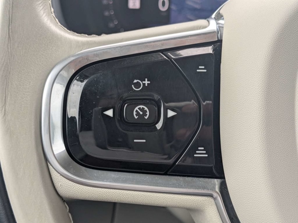 Certified 2023 Volvo XC90 T8 Plus AWD/4WD image 34
