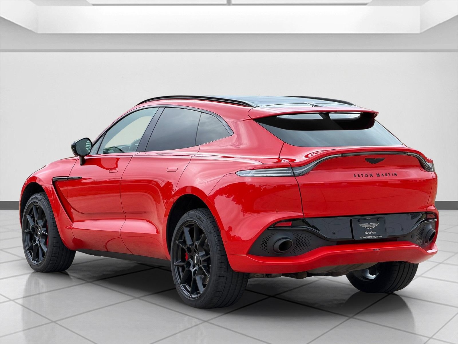 Used 2023 Aston Martin DBX AWD/4WD image 2
