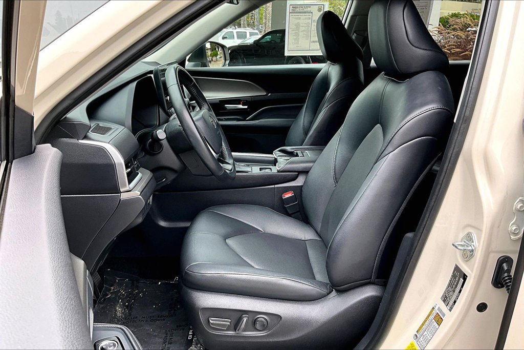 Used 2024 Toyota Grand Highlander FWD image 21