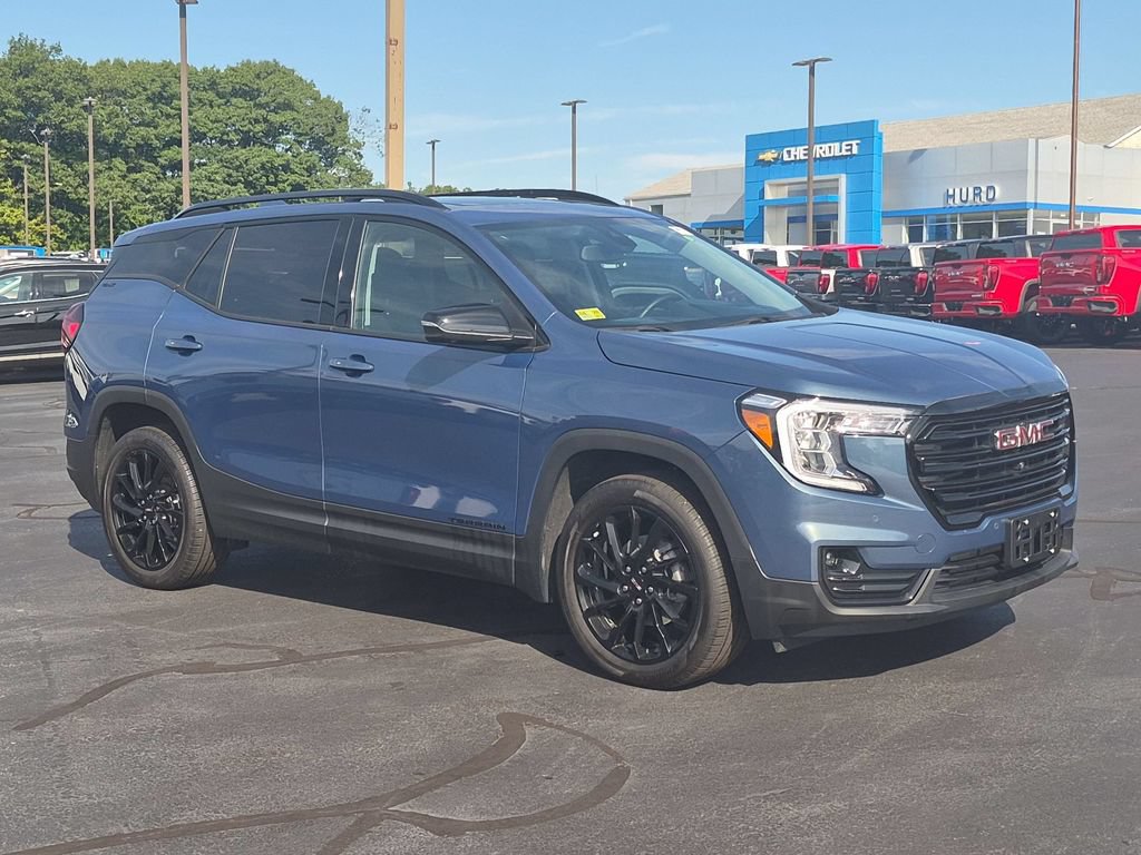 Used 2024 GMC Terrain SLT w/ Infotainment Package II