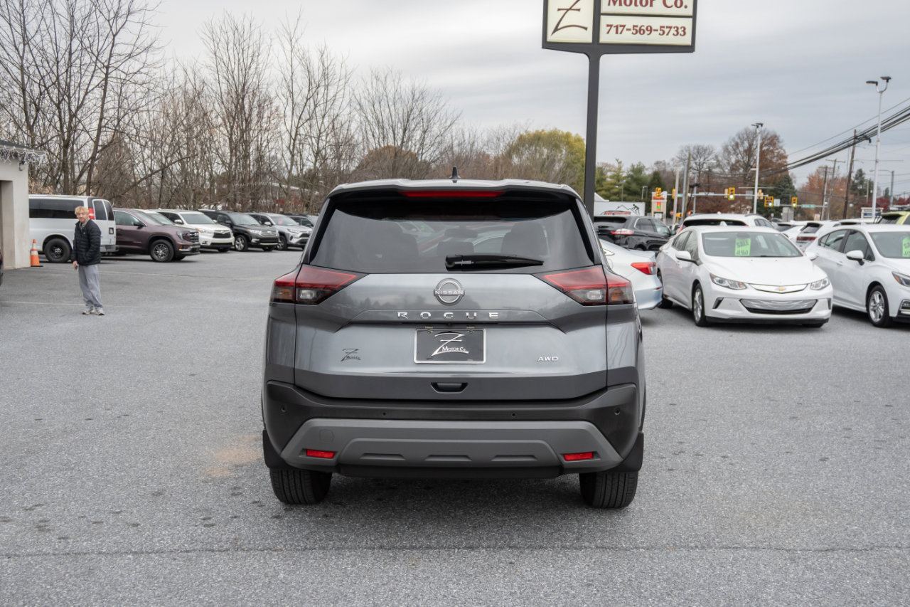 Used 2023 Nissan Rogue S image 10