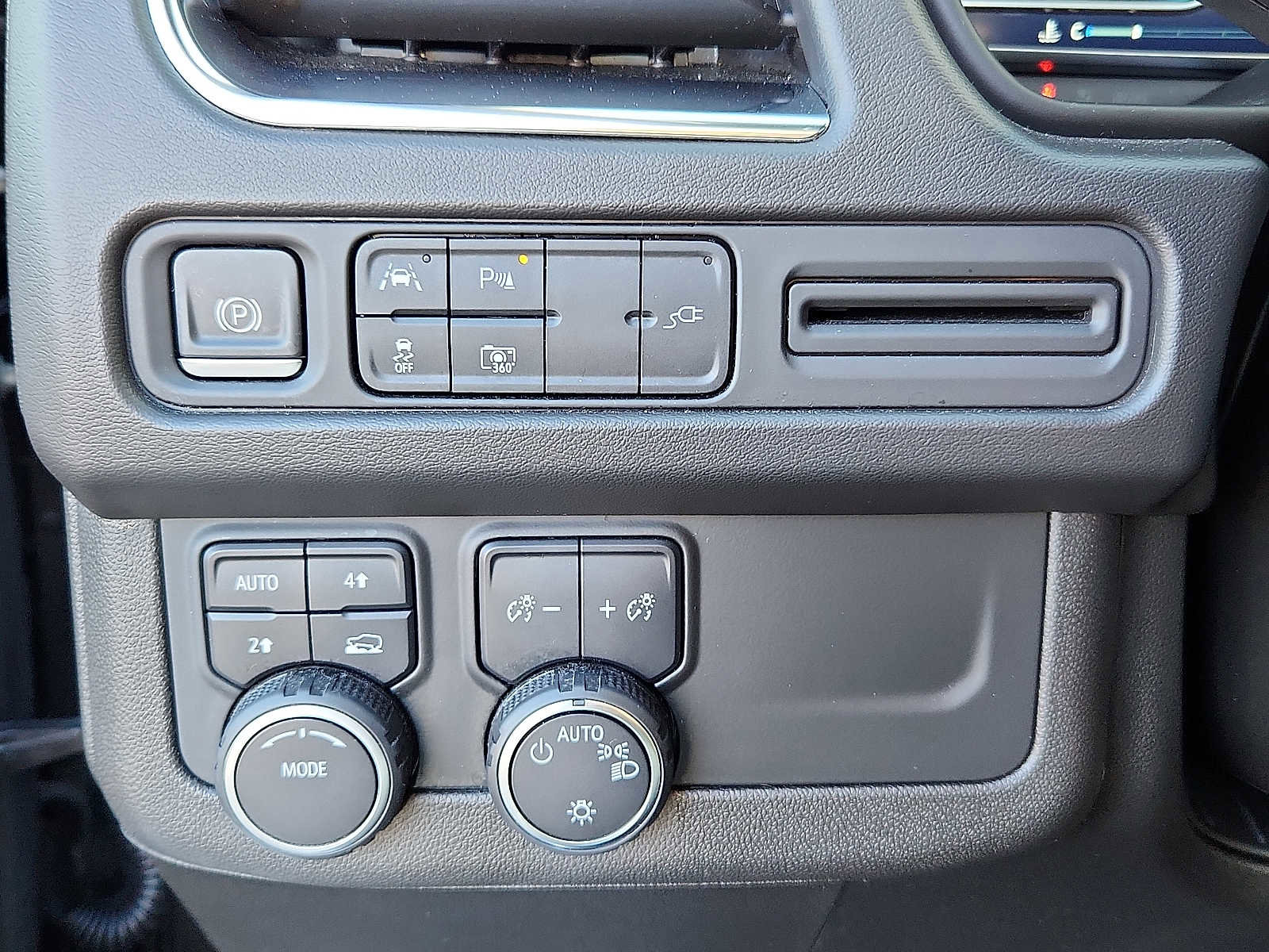 Used 2022 Chevrolet Tahoe RST w/ Luxury Package image 22