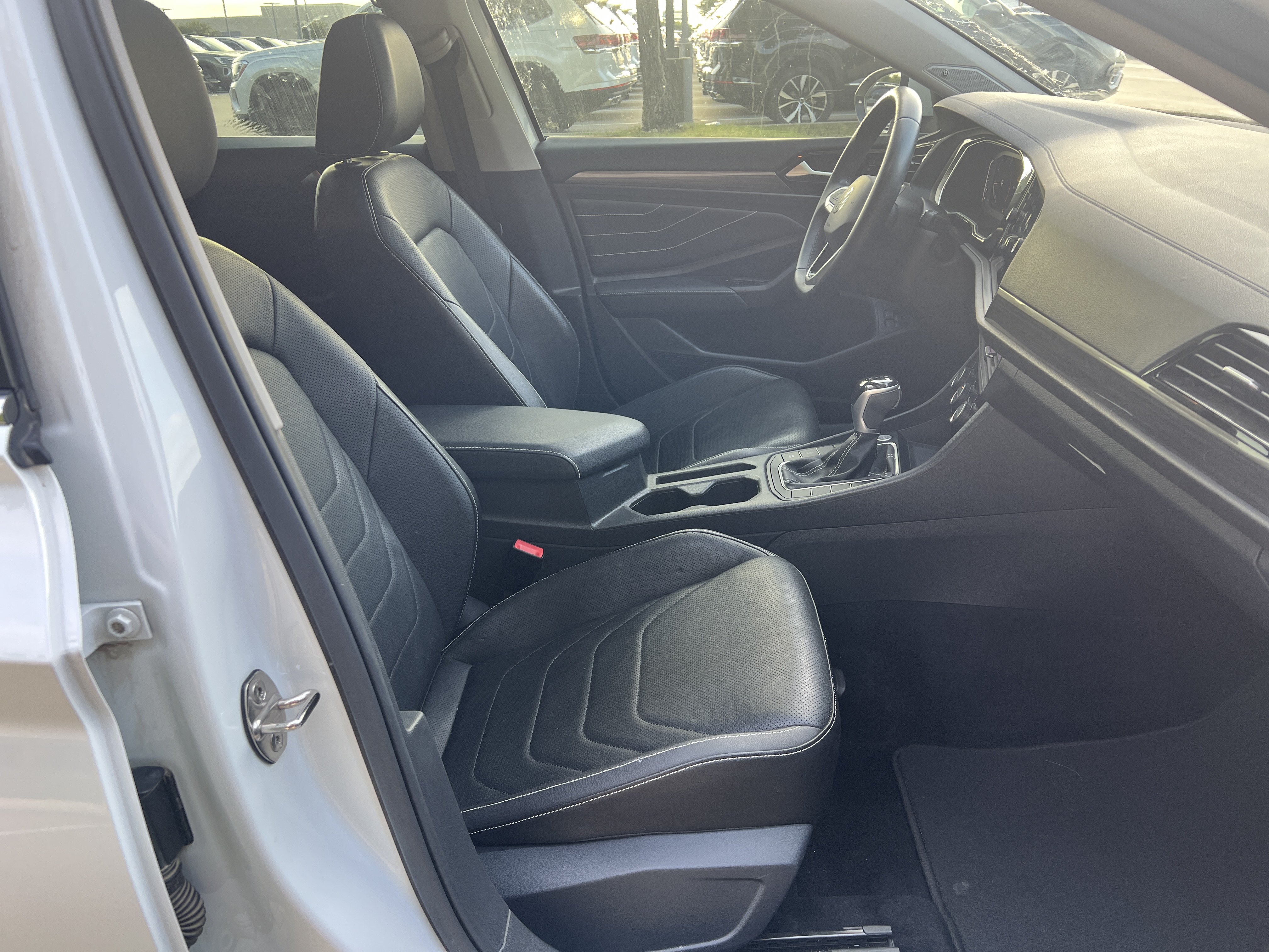 Certified 2022 Volkswagen Jetta SEL FWD image 27