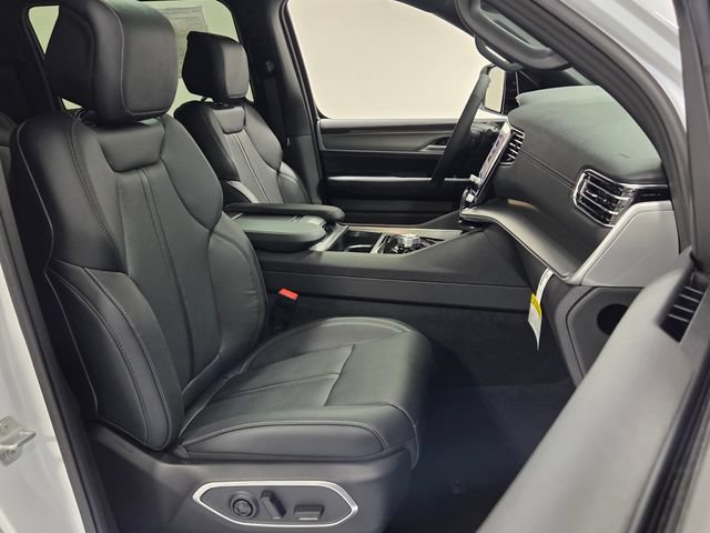 New 2026 Jeep Grand Wagoneer Limited w/ Premium Group II AWD/4WD image 16