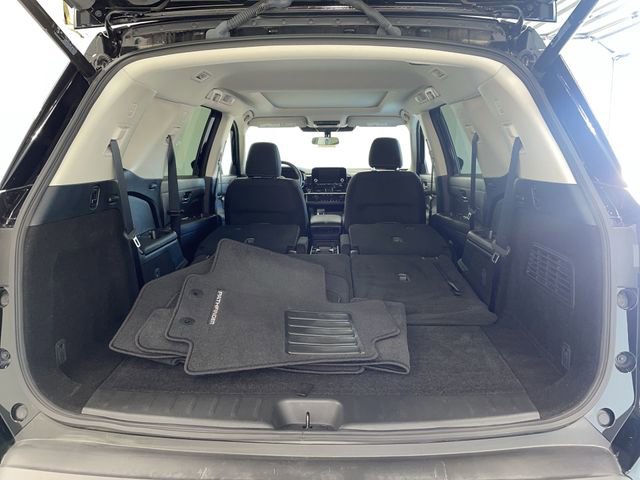Certified 2024 Nissan Pathfinder SV w/ SV Premium Package image 16