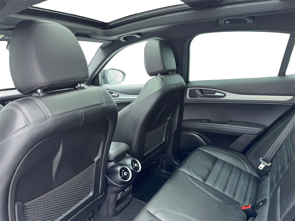 Used 2022 Alfa Romeo Stelvio Veloce image 41