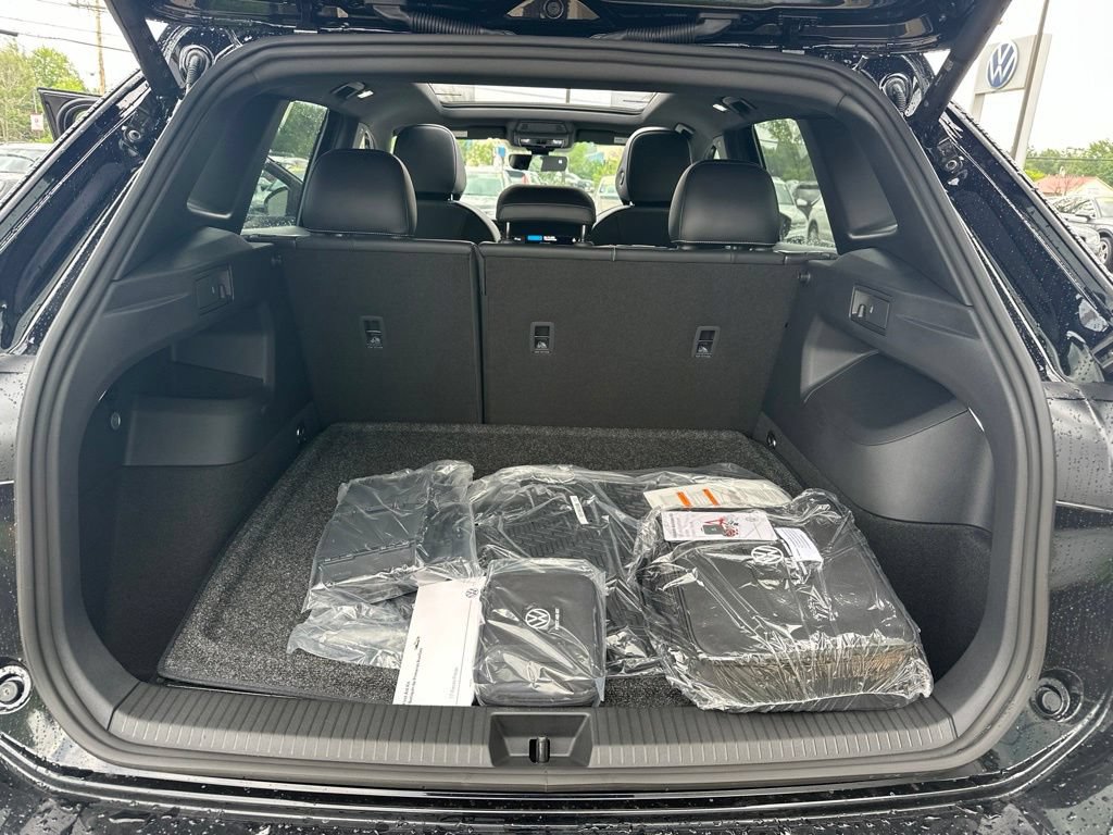 New 2026 Volkswagen Tiguan SE R-Line AWD/4WD image 22